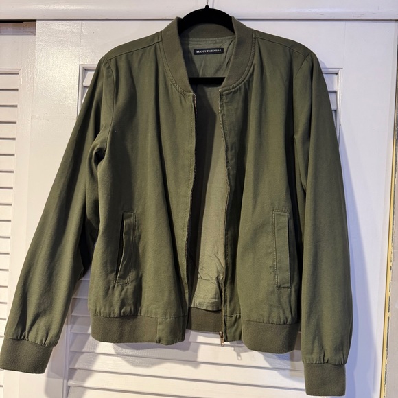Brandy Melville Kasey Olive Green Bomber - Picture 2 of 4